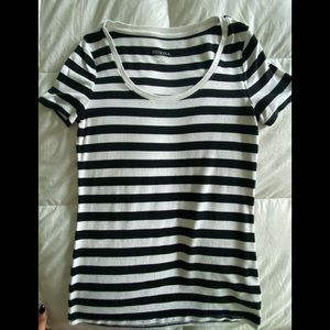 Stripped black and white t-shirt.